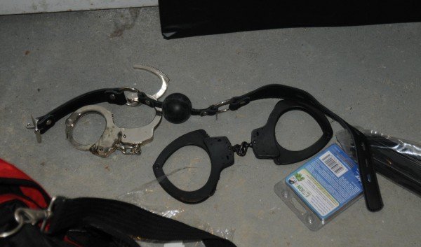 40χρονος σχεδίαζε να απαγάγει και να φάει ένα παιδί -Οργανα βασανιστηρίων βρέθηκαν στο σπίτι του [εικόνες] | iefimerida.gr 0