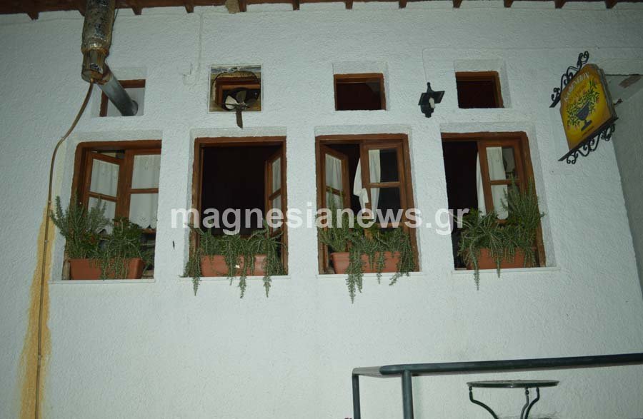 Βομβαρδισμένο τοπίο η Πορταριά: Εξερράγη φιάλη προπανίου -Χωρίς ρεύμα όλο το χωριό [εικόνες & βίντεο] | iefimerida.gr 4