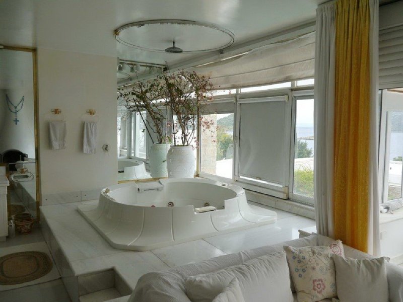 Ρώσος κροίσος ο αγοραστής του εκπληκτικού σπιτιού της Ζωής Λάσκαρη -1,5 εκατ. ευρώ η τιμή εκκίνησης [εικόνες] | iefimerida.gr 5