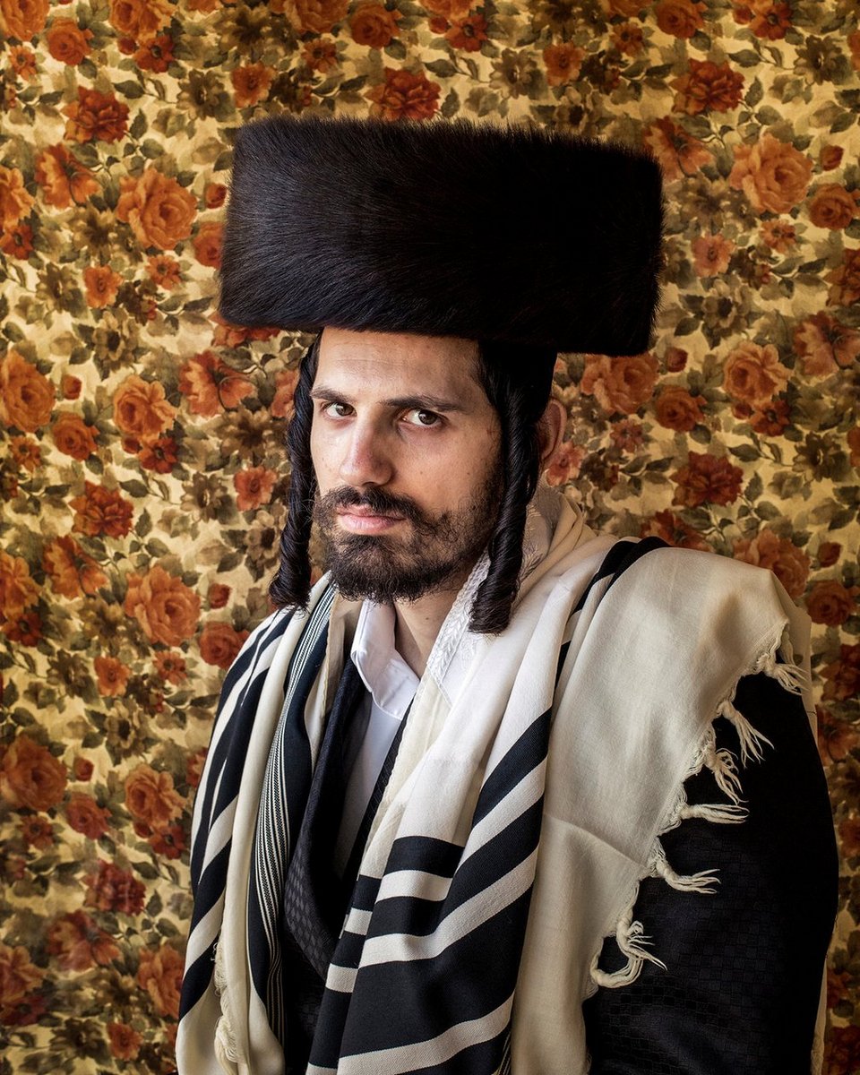 Οι φωτογραφίες που ξεχώρισαν σε Διεθνή Διαγωνισμό Πορτρέτου -Πρώτη ένα αγόρι με στολή [εικόνες]  | iefimerida.gr 2