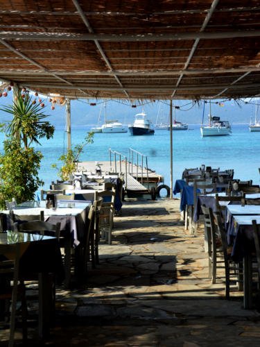 Ποσειδώνιο: Το ψαροχώρι της Σάμου που το καλοκαίρι γεμίζει με σκάφη πάμπλουτων Τούρκων [εικόνες] | iefimerida.gr 0