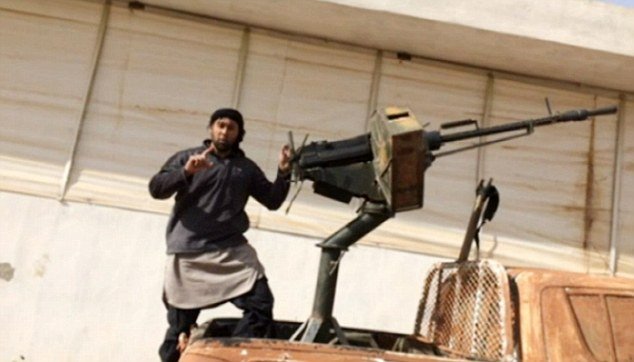 Ο τρομοκράτης πίσω από τον Τζιχάντι Τζον: Στο μικροσκόπιο 27χρονος που προσποιήθηκε τον νεκρό για να μπει στη Βρετανία [εικόνες] | iefimerida.gr 1