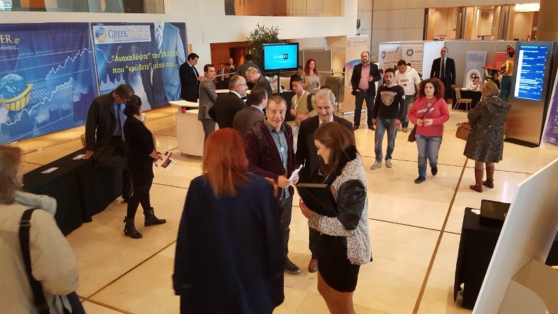 Θεοδωράκης και Λυκούδης με το ερωτηματολόγιο στο χέρι [εικόνες] | iefimerida.gr 1