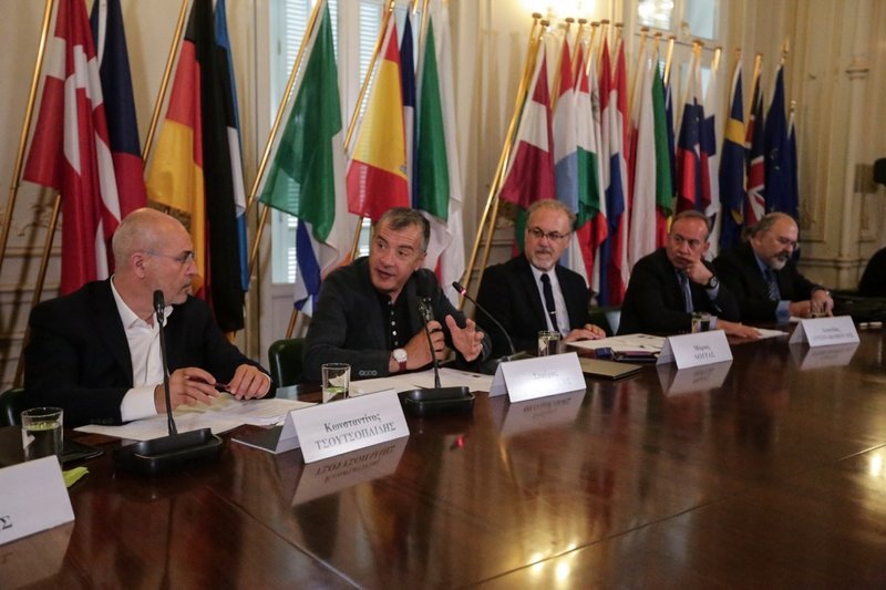 Θεοδωράκης για fake news: Δεν μπορεί να μην υπάρχει κανένας κανόνας στα διαδικτυακά μέσα | iefimerida.gr 2