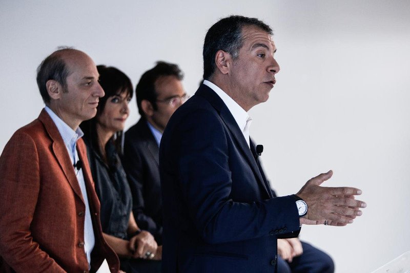Με 8 βαριά ονόματα οικονομολόγων εμφανίστηκε ο Θεοδωράκης στη διακαναλική | iefimerida.gr 3