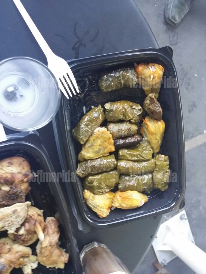 Με λιχουδιές από τα χέρια της μητέρας του έκανε το «προεκλογικό» τραπέζι ο Θεοδωράκης [εικόνες] | iefimerida.gr 0