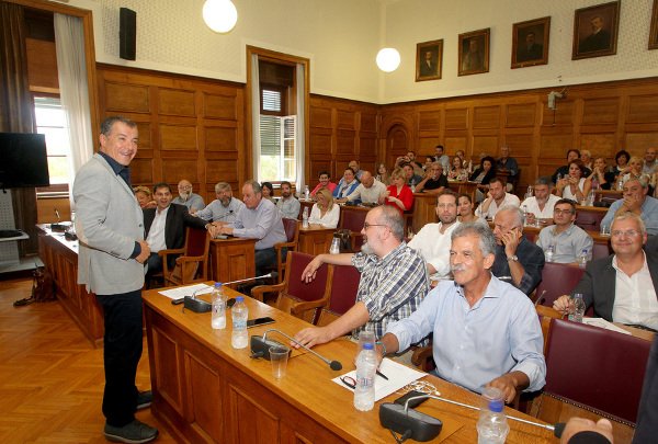 Θεοδωράκης: Το Ποτάμι ή θα συνεχίσει αυτόνομο ή θα διαλυθεί [εικόνες] | iefimerida.gr 4