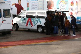 Το Ποτάμι μαζεύει είδη για τους πρόσφυγες με ένα λευκό βανάκι [εικόνες] | iefimerida.gr 0