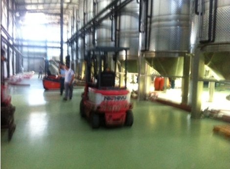 Σοβαρό εργατικό ατύχημα: Τέσσερα άτομα «λούστηκαν» με καυστική ποτάσα -Ο ένας χαροπαλεύει [εικόνες] | iefimerida.gr 1