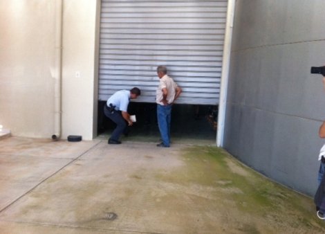 Σοβαρό εργατικό ατύχημα: Τέσσερα άτομα «λούστηκαν» με καυστική ποτάσα -Ο ένας χαροπαλεύει [εικόνες] | iefimerida.gr 0