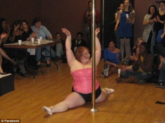 Ζυγίζει 150 κιλά, αλλά είναι χορεύτρια σε στύλο [βίντεο] | iefimerida.gr 1