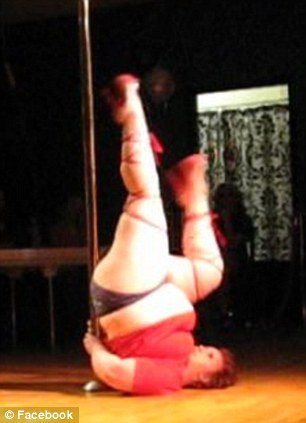 Ζυγίζει 150 κιλά, αλλά είναι χορεύτρια σε στύλο [βίντεο] | iefimerida.gr 0