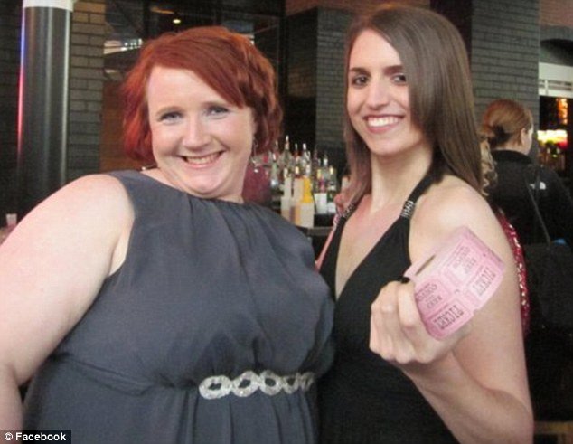 Ζυγίζει 150 κιλά, αλλά είναι χορεύτρια σε στύλο [βίντεο] | iefimerida.gr 2