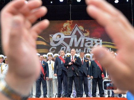 Αιματοκύλισμα στη Μαριούπολη ενώ ο Πούτιν πήγαινε ως θριαμβευτής στην Κριμαία | iefimerida.gr 13