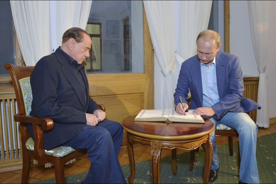 Ο Πούτιν με τζιν, ο Μπερλουσκόνι με Hogan, κάνουν βόλτες στην Κριμαία [εικόνες] | iefimerida.gr 5