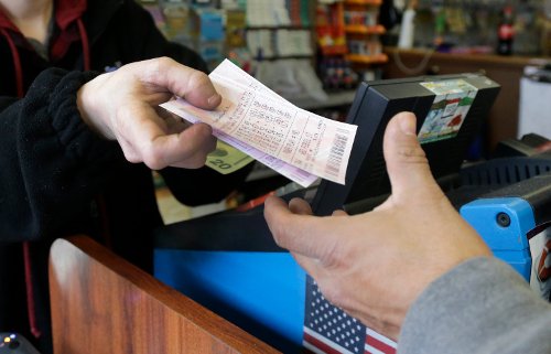 ΗΠΑ: Ενας υπερτυχερός στην Ιντιάνα κέρδισε το ιλιγγιώδες ποσό των 435 εκατ. δολαρίων στο Powerball | iefimerida.gr 2