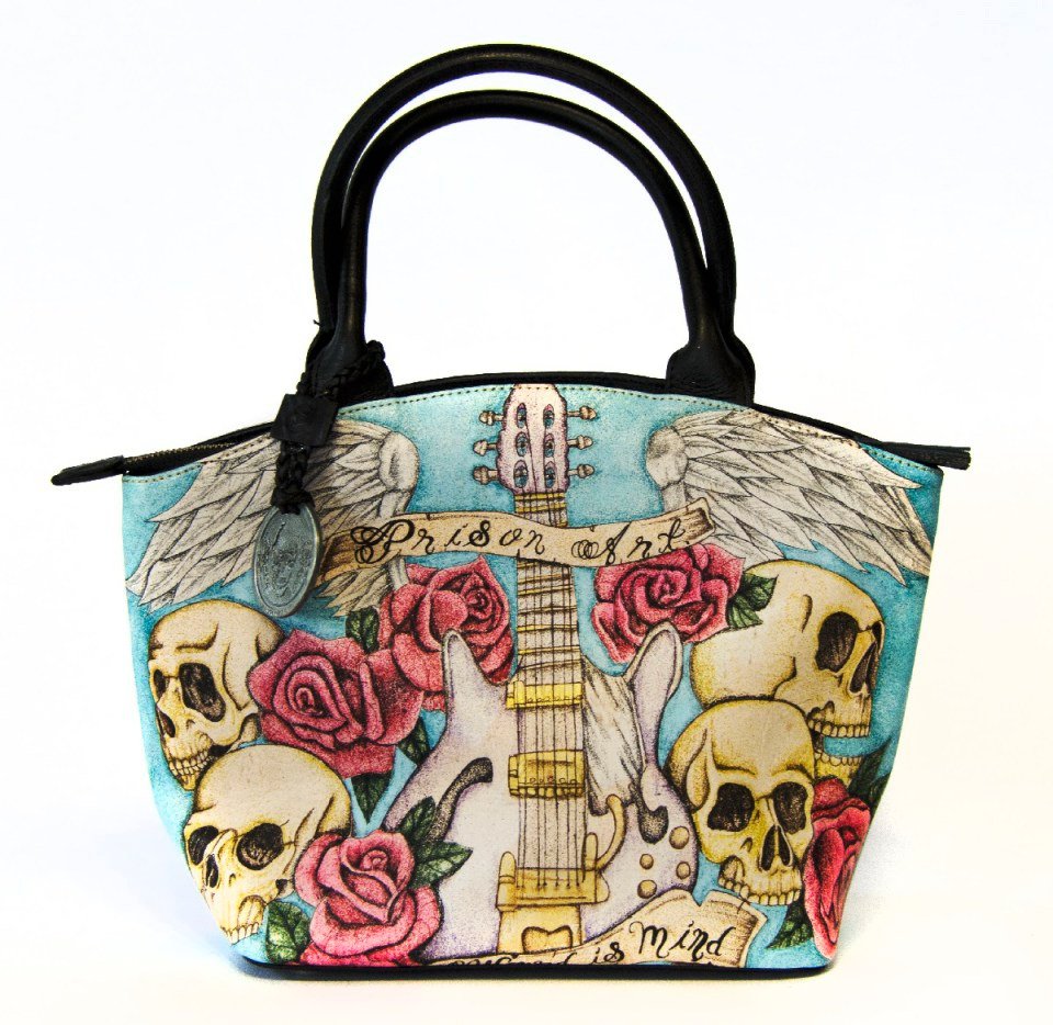 Η μπίζνα των φυλακών -Πρώην κρατούμενος πληρώνει έγκλειστους για να του σχεδιάζουν αξεσουάρ [εικόνες]  | iefimerida.gr 1