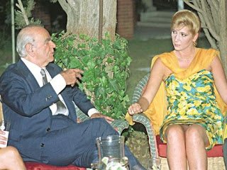 Οταν το «κοσμικό» γεγονός της χρονιάς ήταν η δεξίωση για την Επέτειο Αποκατάστασης της Δημοκρατίας στο προεδρικό Μέγαρο [εικόνες] | iefimerida.gr 1