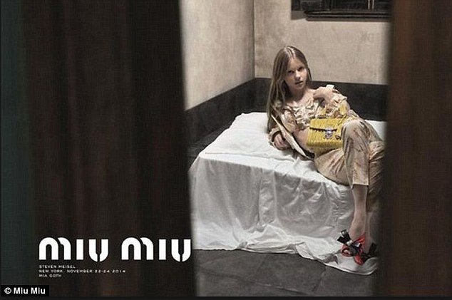 Η απαγορευμένη διαφήμιση της Prada με το «ανήλικο» μοντέλο [εικόνες & βίντεο] | iefimerida.gr 0