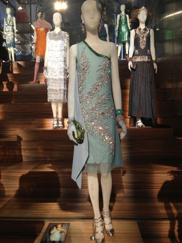 Οταν η Prada ράβει τα κοστούμια της ταινίας «Ο Υπέροχος Γκάτσμπυ» την κάνει κάπως καλύτερη [εικόνες] | iefimerida.gr 11