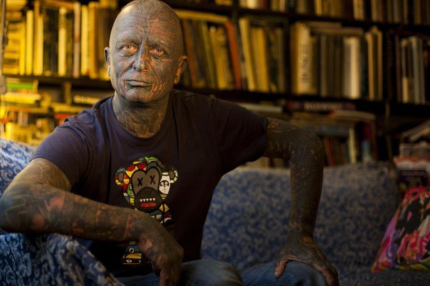 Ο άνθρωπος-τατουαζ πάει για πρόεδρος της Τσεχίας [εικόνες] | iefimerida.gr 2