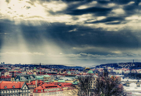 Γιατί η Πράγα είναι η ομορφότερη πόλη της Ευρώπης -Κάστρα, λιθόστρωτοι δρόμοι και γέφυρες «κοσμήματα» συνθέτουν ένα σκηνικό παραμυθιού [εικόνες]  | iefimerida.gr 4