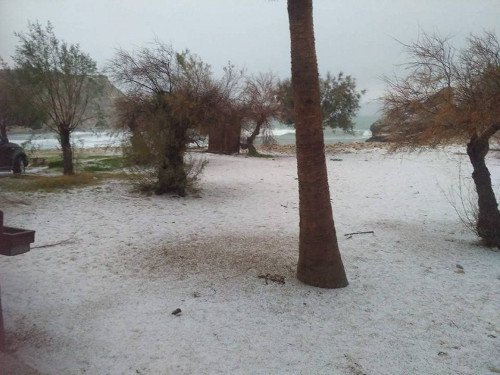 Εκπληκτικές φωτογραφίες από την Κρήτη στα λευκά! Χιόνι ως τις βάρκες [εικόνες] | iefimerida.gr 12