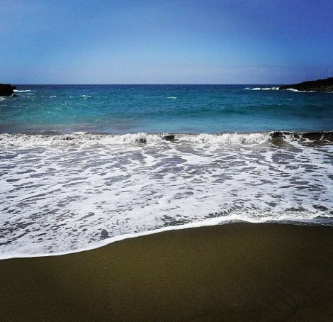 Η μοναδική παραλία στον κόσμο με πράσινη άμμο -Εξωπραγματική ομορφιά, σαν πίνακας ζωγραφικής [εικόνες] | iefimerida.gr 3