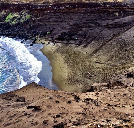 Η μοναδική παραλία στον κόσμο με πράσινη άμμο -Εξωπραγματική ομορφιά, σαν πίνακας ζωγραφικής [εικόνες] | iefimerida.gr 7