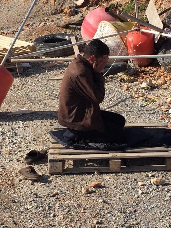 Channel 4: Η τουρκική ακτοφυλακή προσπάθησε να βυθίσει λέμβο με πρόσφυγες μέσα στα ελληνικά χωρικά ύδατα [εικόνες & βίντεο] | iefimerida.gr 7