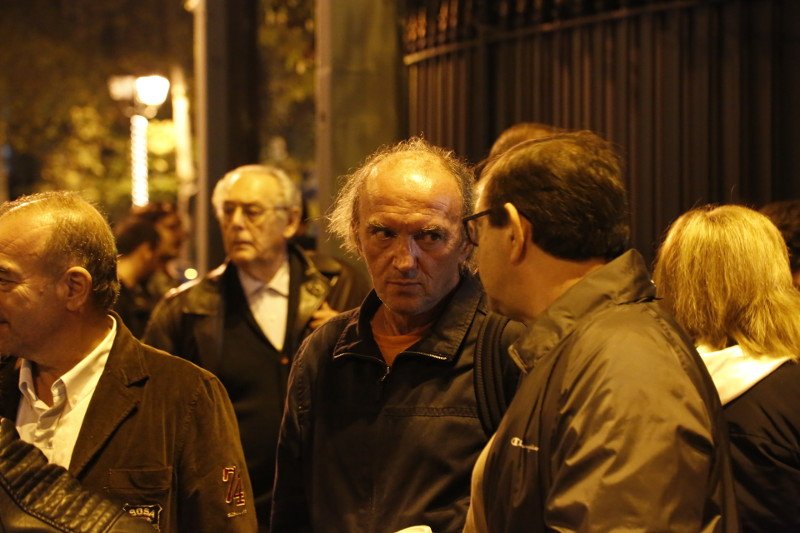 Λάμπρου-Αναγνωστοπούλου μαζί στη συγκέντρωση στη γαλλική πρεσβεία [εικόνες] | iefimerida.gr 0