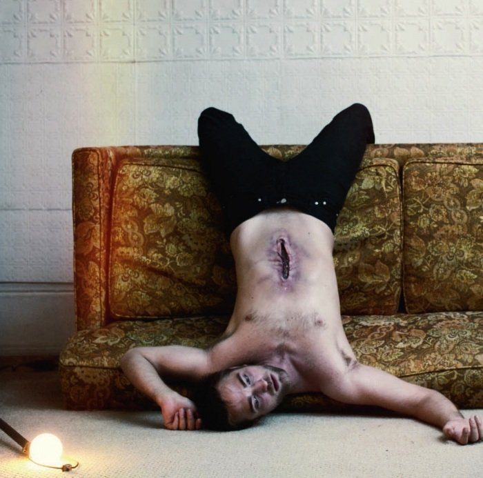 Έφυγε από φωτογράφηση ο Πάτινσον-Δεν ήθελε να του γλείψουν τις ρώγες [εικόνες]  | iefimerida.gr 1