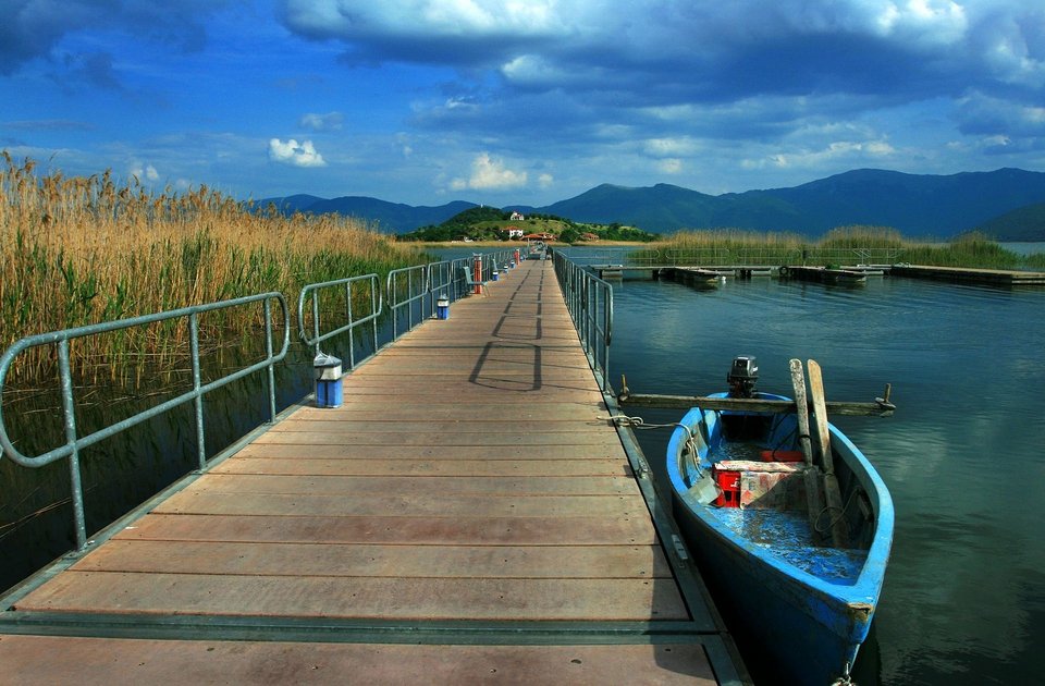 Κούλουμα στον Αη Γιάννη, τον Αγιο Αχίλλειο και το βιδρονήσι στις Πρέσπες [εικόνες]   | iefimerida.gr 3