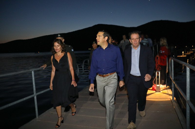 Ο Τσίπρας στην συναυλία στα Πρέσπεια, μαζί με την Περιστέρα [εικόνες] | iefimerida.gr 8