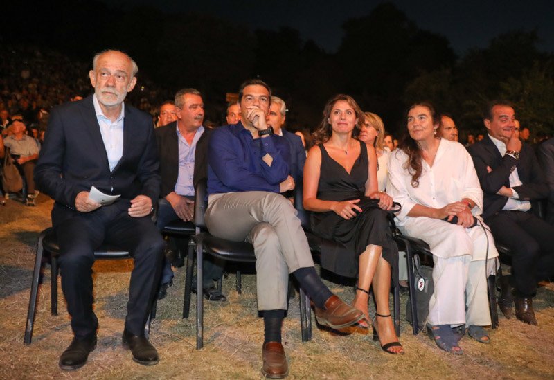 Ο Τσίπρας στην συναυλία στα Πρέσπεια, μαζί με την Περιστέρα [εικόνες] | iefimerida.gr 2