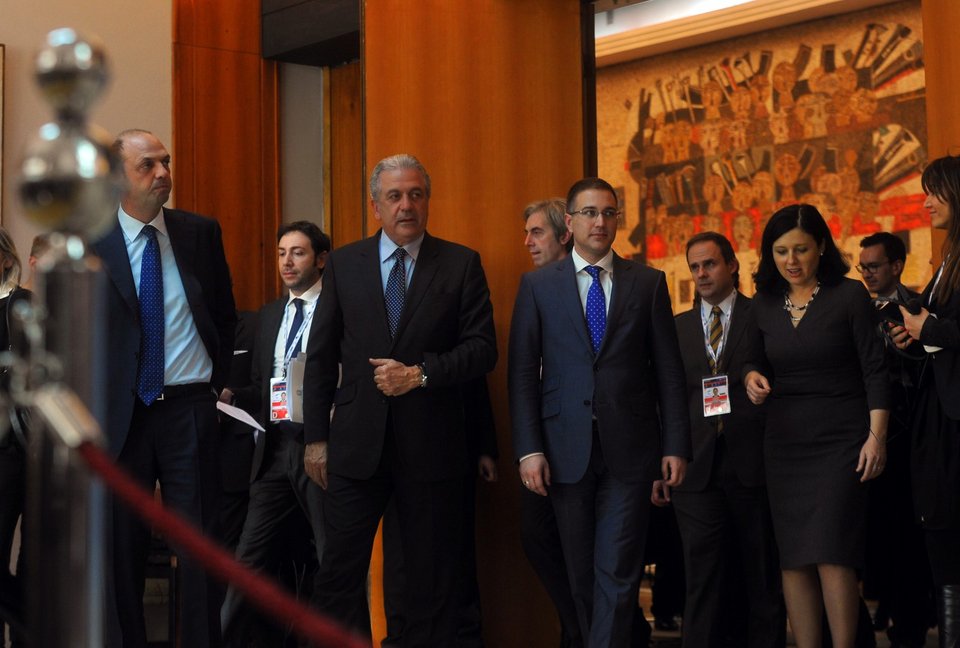 Αβραμόπουλος: Eπίσπευση μεταρρυθμίσεων κατά οργανωμένου εγκλήματος και διαφθοράς στα Βαλκάνια | iefimerida.gr 1