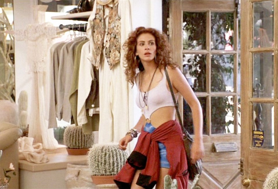 Βγάζουν στο εμπόριο το φόρεμα που φορούσε η Τζούλια Ρόμπερτς ως πόρνη [εικόνες] | iefimerida.gr 2