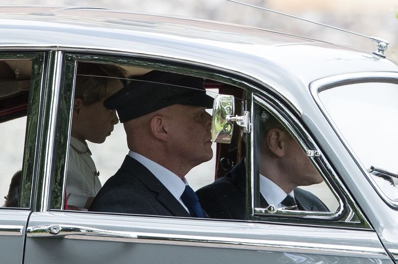  «Δεν προσέχει τον πρίγκιπα Τζορτζ, δεν είναι ασφαλής» -Σφοδρή κριτική στην Κέιτ Μίντλετον, οι φωτό που άναψαν φωτιές [εικόνες] | iefimerida.gr 0