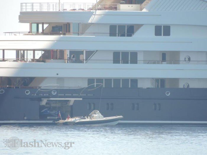 Ενας πρίγκιπας στην Κρήτη -Με πολυτελή θαλαμηγό που έκλεψε τα βλέμματα [εικόνες & βίντεο] | iefimerida.gr 3