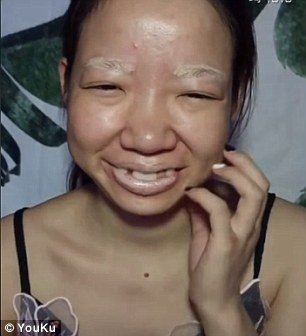 Το μακιγιάζ σε άλλο επίπεδο -Κινέζα αφήνει τους πάντες άφωνους με τη μεταμόρφωσή της [εικόνες & βίντεο] | iefimerida.gr 1