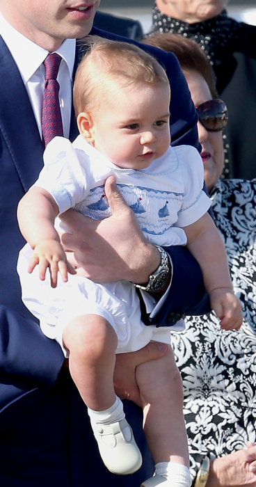 Το πρώτο μωρό στην ιστορία με δικό του εξώφυλλο στο Vanity Fair: Ο πρίγκιπας Τζορτζ και άγνωστες ιστορίες για το θηλασμό, τα ουρλιαχτά και τη βιονική νταντά [εικόνες] | iefimerida.gr 4