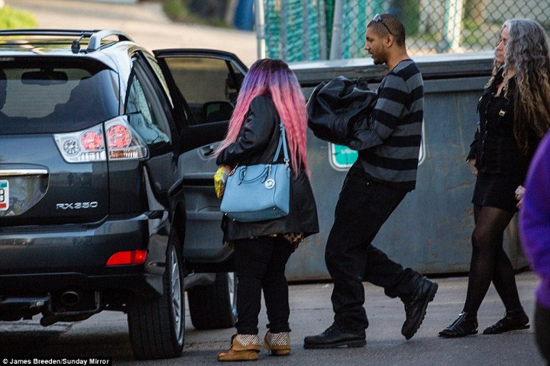 Η λιτή κηδεία του Prince: Οι στάχτες του τυλιγμένες σε ένα δερμάτινο τζάκετ [εικόνα] | iefimerida.gr 0