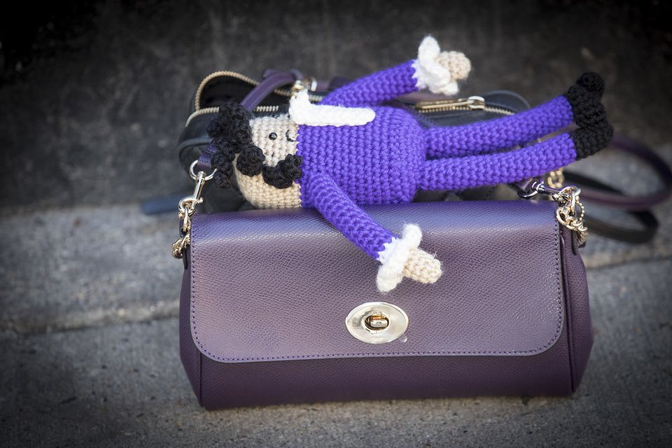 Ενα χρόνο μετά τον θάνατο του Prince, «βρέχει βιολέτες» στην Μινεάπολη [εικόνες] | iefimerida.gr 4