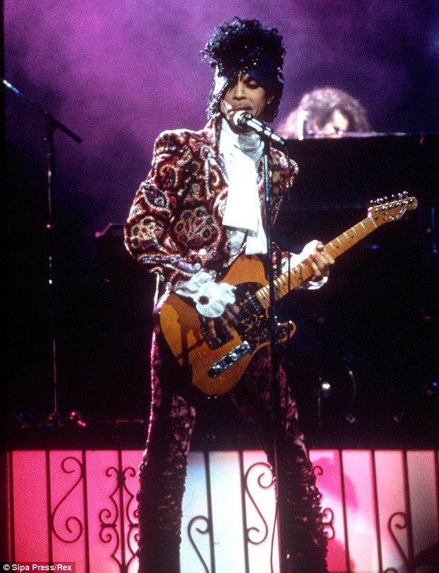 Prince, ένα παιδί 55 ετών [εικόνες] | iefimerida.gr 3