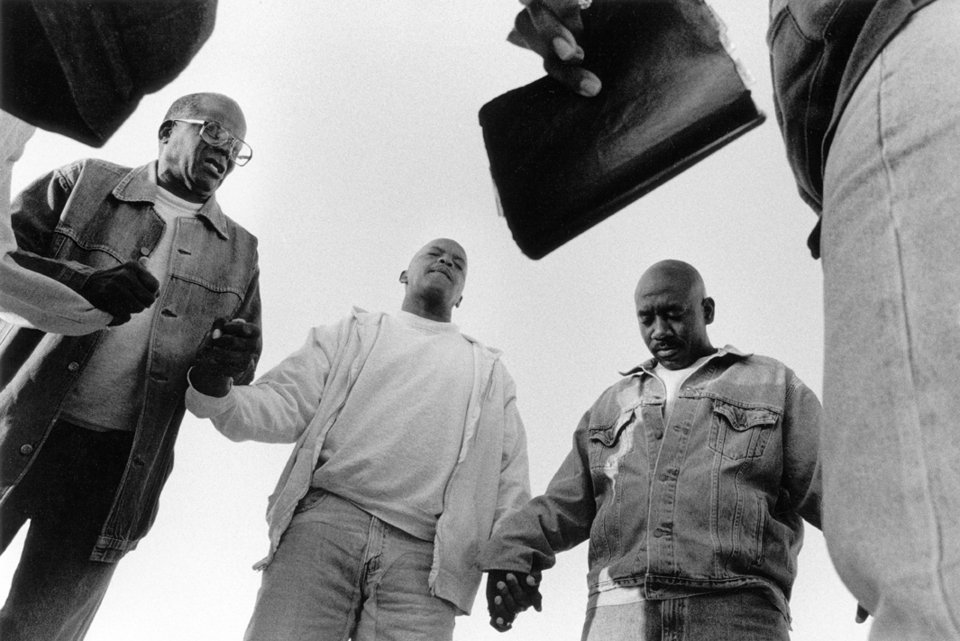 Ανακαλύπτουν το Θεό σε φυλακές υψίστης ασφαλείας -Ενα συναρπαστικό φωτογραφικό οδοιπορικό  [εικόνες] | iefimerida.gr 2