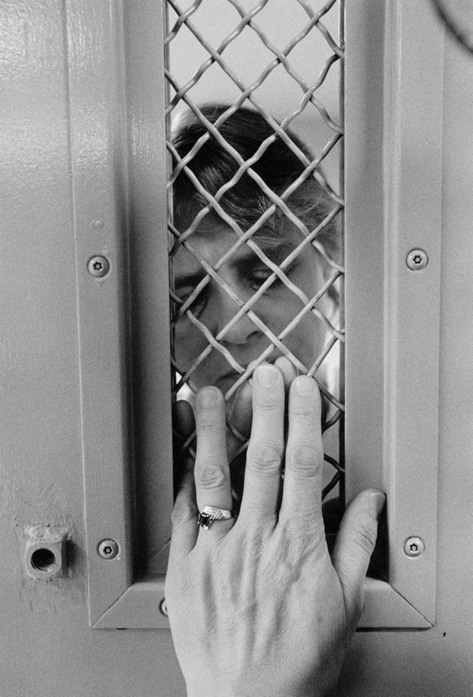 Ανακαλύπτουν το Θεό σε φυλακές υψίστης ασφαλείας -Ενα συναρπαστικό φωτογραφικό οδοιπορικό  [εικόνες] | iefimerida.gr 3