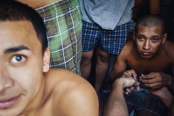 Μια φυλακή που φέρεται στους κρατούμενους σαν ζώα -Βρίσκονται στοιβαγμένοι σε κλουβιά [εικόνες] | iefimerida.gr 6