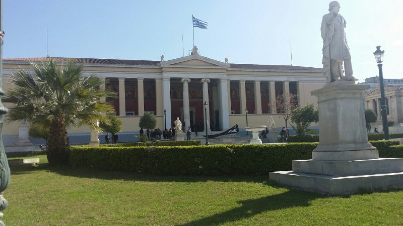 Οι καταληψίες χτύπησαν ξανά -Εισβολή στην Πρυτανεία Αθηνών [εικόνες] | iefimerida.gr 1