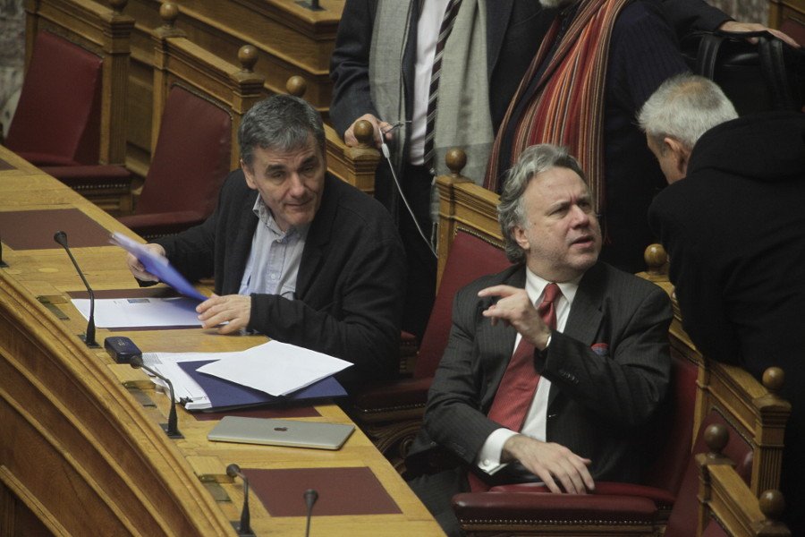 Η αμηχανία Κατρούγκαλου-Τσακαλώτου πριν τη συζήτηση για το ασφαλιστικό [εικόνες] | iefimerida.gr 0