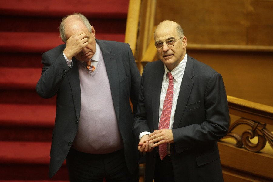 Η αμηχανία Κατρούγκαλου-Τσακαλώτου πριν τη συζήτηση για το ασφαλιστικό [εικόνες] | iefimerida.gr 6